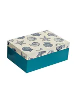 Caja de madera azul con caracolas