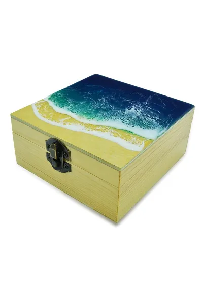 12x12cm box with waves of epoxy resin