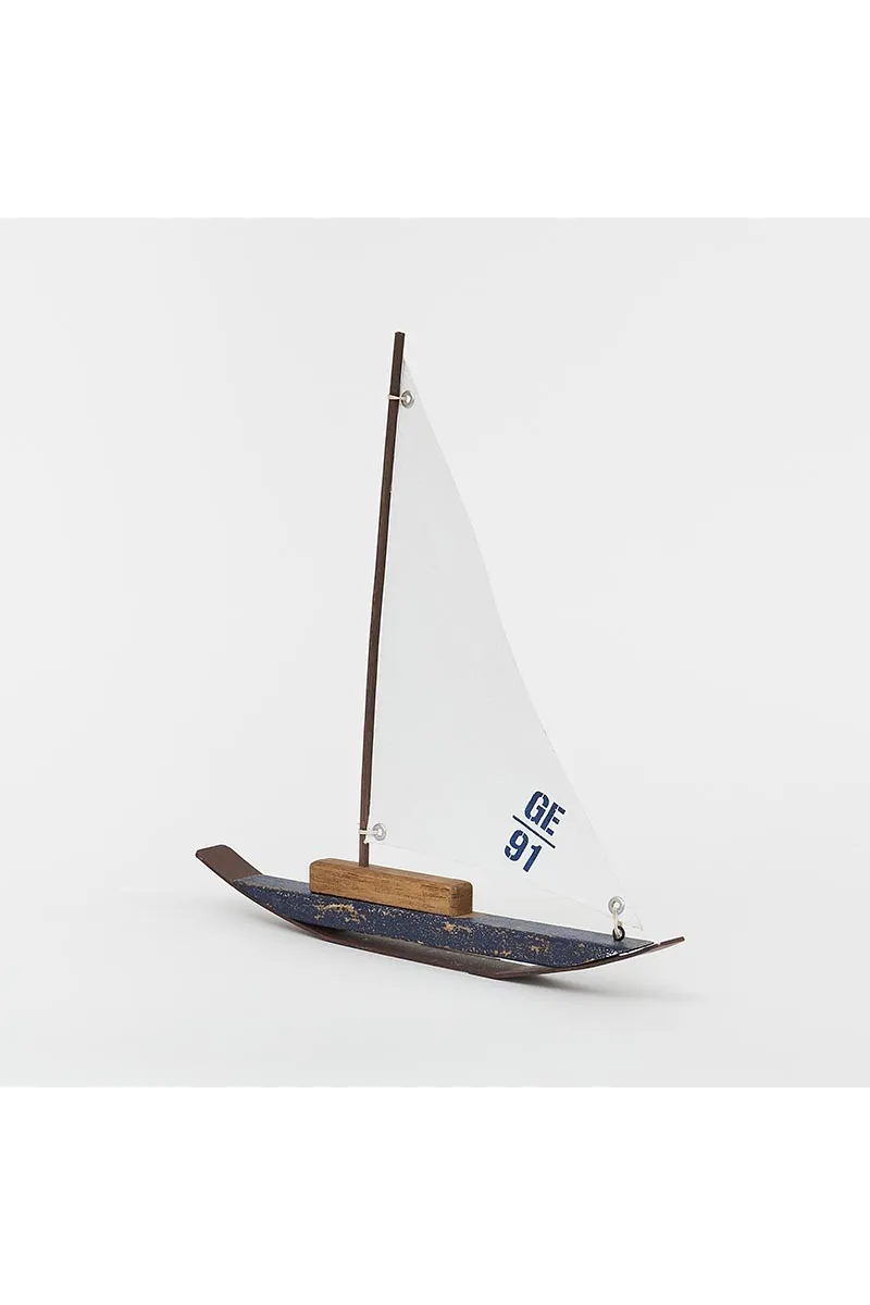 Wooden and metal GE91 Batela sailboat D2066