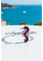 Anillo de plata con caballito de mar de circonitas