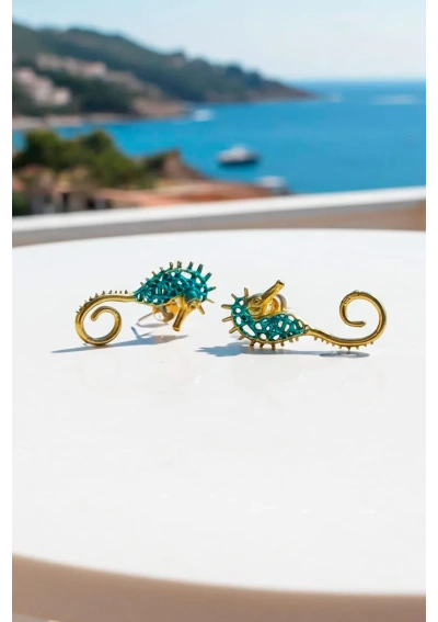 Pendientes de caballito de mar en bronce turquesa de Tina Kotsoni 4