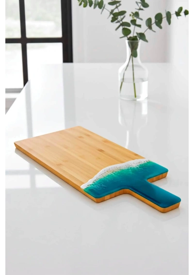 Tabla de cortar de bambú con ola de resina epoxi 2
