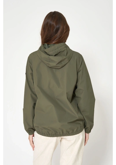 Chubasquero termosellado de mujer Batela plegable C3216 dusty olive espalda